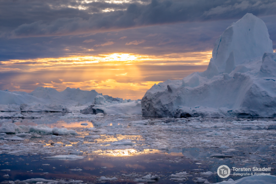 Mitternacht im Eisfjord